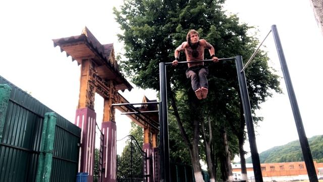 150 ОТЖИМАНИЙ ОТ ТУРНИКА ЗА 1 ПОДХОД (Я СДЕЛАЛ!) ★ смотреть онлайн