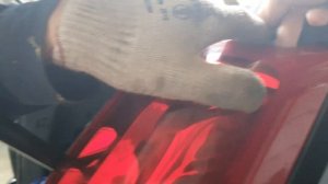 Как снять задний фонарь на Nissan x-trail T-31 ???