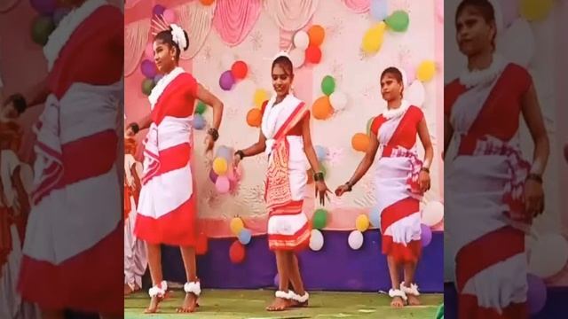 Laal Paad Sariya Pindhale Guiya Re смотреть онлайн