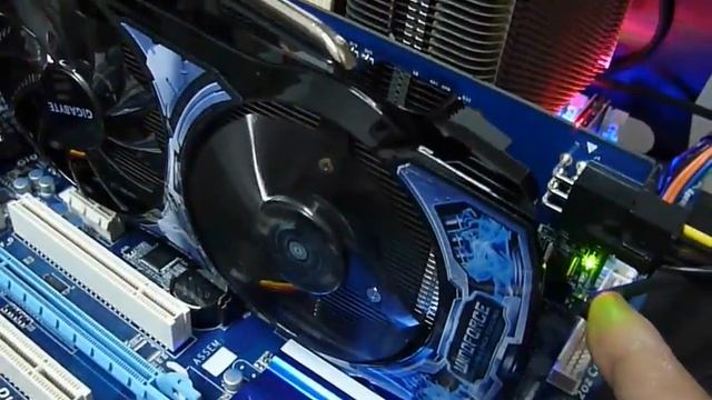 Funky Kit - Gigabyte Geforce GTS 450 Overclock (with Smart Dust-Reducing feature) смотреть онлайн