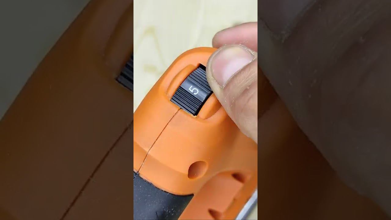 Секрет опытных мастеров! Как пилить древесину электролобзиком, чтобы не было сколов? #shorts смотреть онлайн