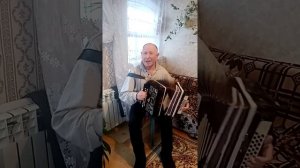 Зажигает на гармошке Татарин