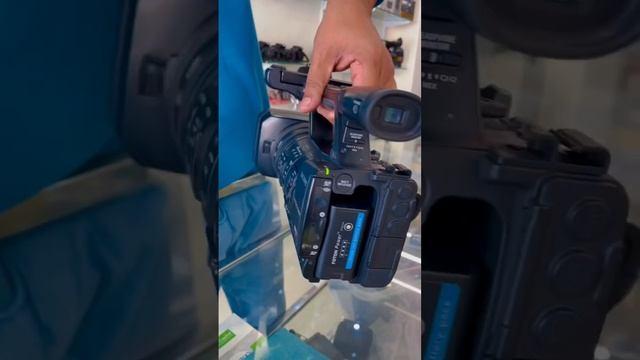 Sony HXR-NX5R Camcorder смотреть онлайн