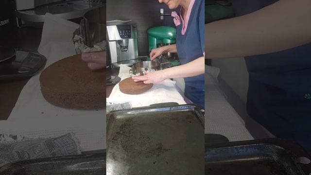 ШОКОЛАДНЫЙ БИСКВИТ смотреть онлайн