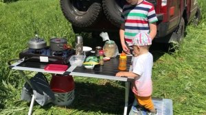 Старт семейного путешествия на автодоме.  Неделя 1: доработки авто,  встречи, первый быт