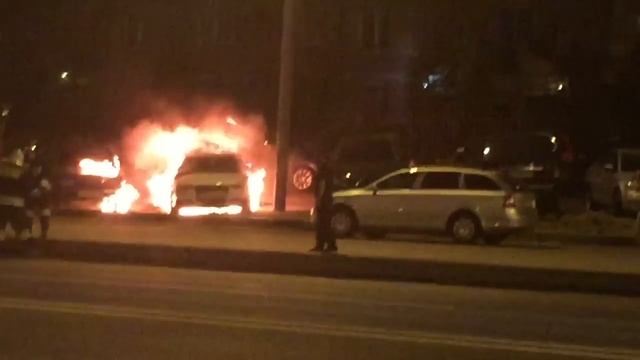 Горит Ауди s смотреть онлайн