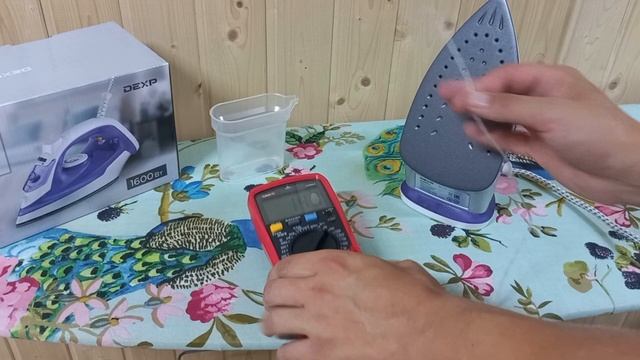 демонстрация работы утюга DEXP NS1600C смотреть онлайн