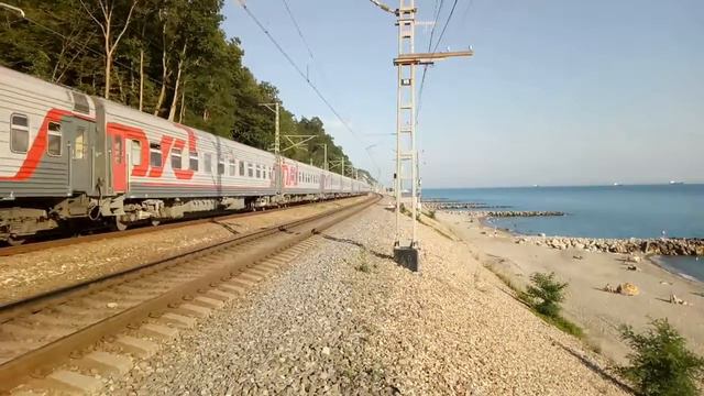 Электровоз 2ЭС4К-096 с поездом Адлер-Владикавказ. смотреть онлайн