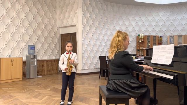 Хан Ева (8 лет) - Л.В. Бетховен Сонатина смотреть онлайн