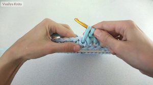 Овальная корзинка из трикотажной пряжи с ручкой. Обвязка овального донышка. Пасхальная корзинка