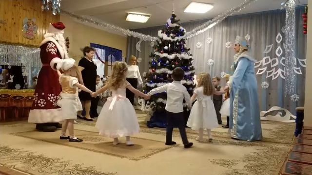VLOG у Киры первый утренник смотреть онлайн
