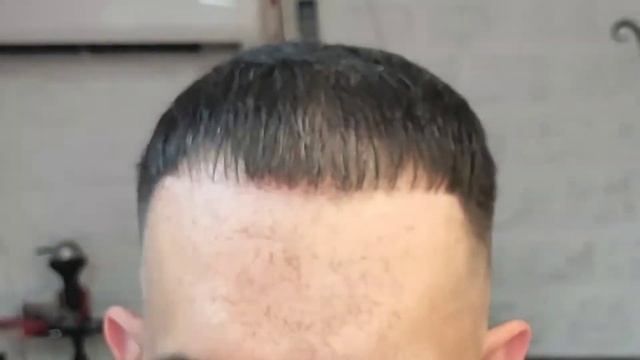 Как подстричь челку в мужской стрижке? // How to cut bangs in a men's haircut // Short men's bang смотреть онлайн