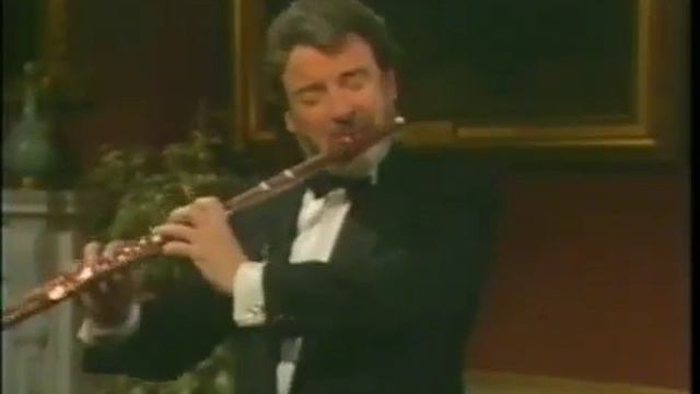 James Galway performs Syrinx at the Harewood House смотреть онлайн