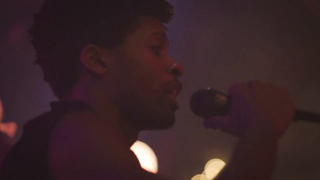 Locke - Give It Up (Live at Club Moscow) смотреть онлайн