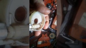 Нет подачи масла Husqvarna 142 ремонт маслонасоса.