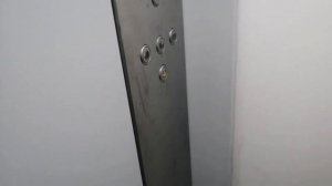 История. Как я застрял в лифте с другом.