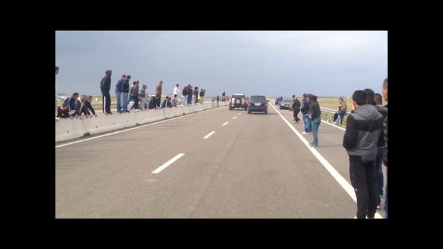 Hummer Vs Mercedes ML (Race For Fun)