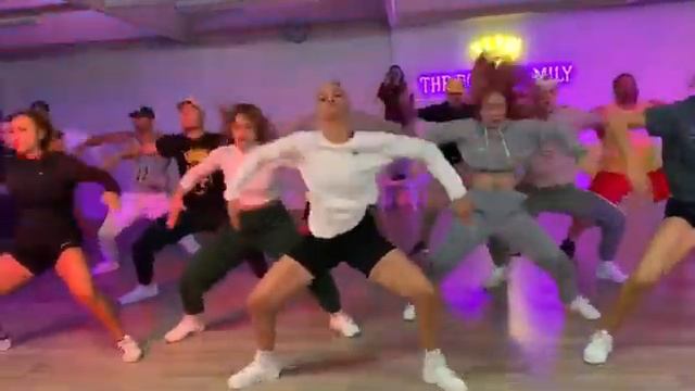 Level Up - The Royal Family (Rehearsal) #RFInEurope2019 смотреть онлайн