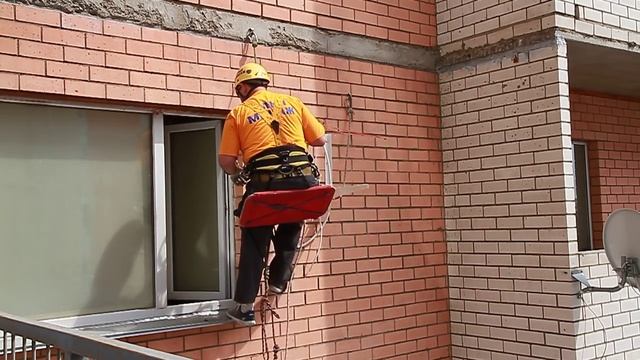 Установка наружного блока кондиционера слева от окна 1 смотреть онлайн