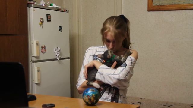 вдруг, как в сказке скрипнула дверь...счастье вдруг, в тишине смотреть онлайн