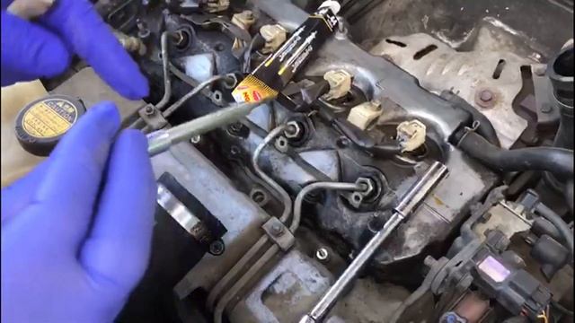 Change Glowplugs on Toyota RAV4 смотреть онлайн