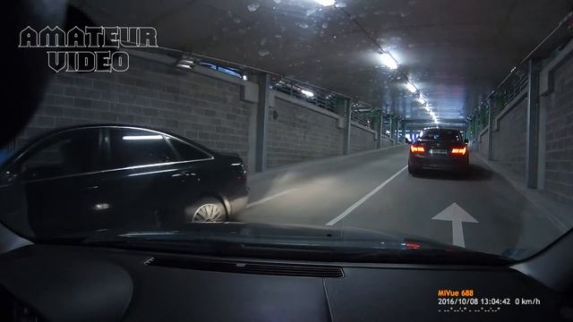 Mio MiVue 688 видеорегистратор - Юлемисте Кескус, Таллинн. В поисках места парковки смотреть онлайн