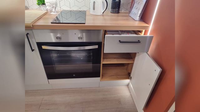 Модульные кухни в Леруа Мерлен. Столы и стулья. Часть 1. смотреть онлайн