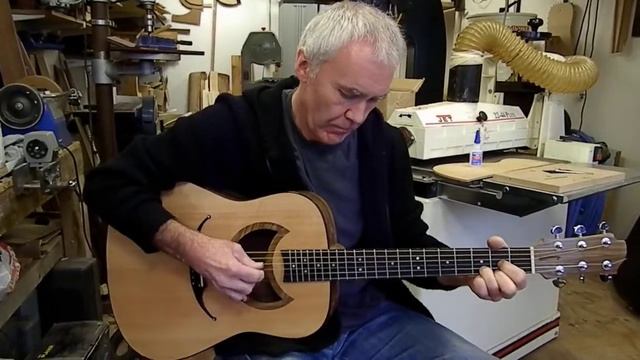 Moon - flat picking, fingerpicking demo смотреть онлайн