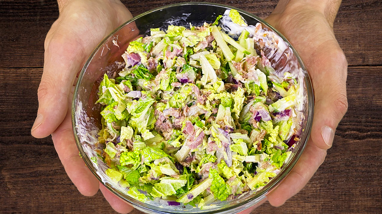 Легкий салат с тунцом! Я никогда не устану есть этот вкусный салат!