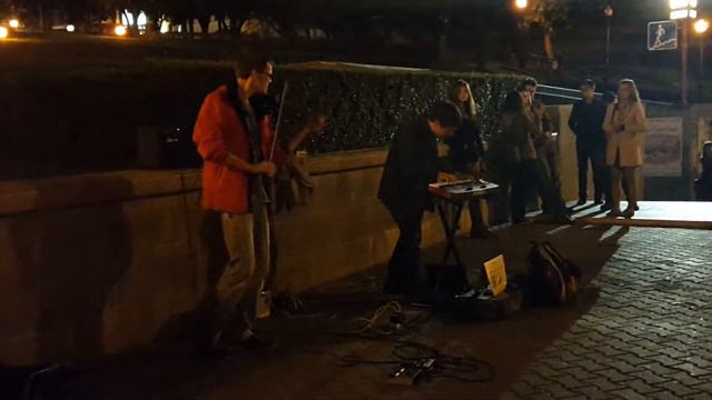 Уличные музыканты Минска рвут душу :) смотреть онлайн