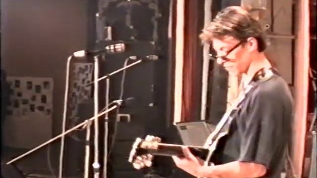 ТАНЦЫ МИНУС - первое выступление группы. Фестиваль ДЕТИ КУРАЖ 1993 смотреть онлайн