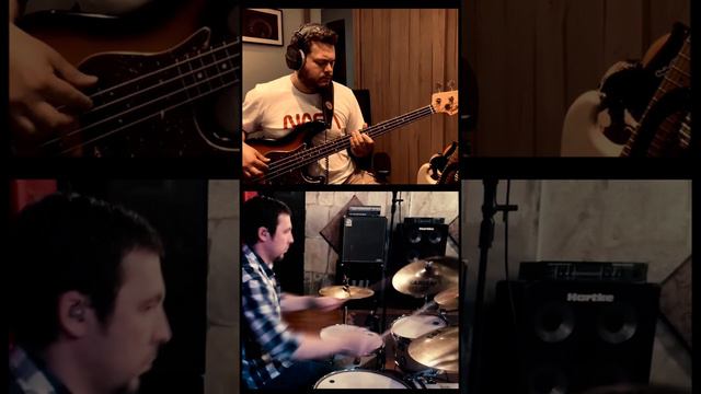 Drum & Bass Collab - Flashlight - Parliament Funkadelic Instrumental Cover смотреть онлайн