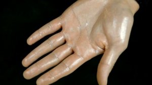 Что будет если засунуть руку в ....... ??? / What will happen if you put your hand in ....... ???