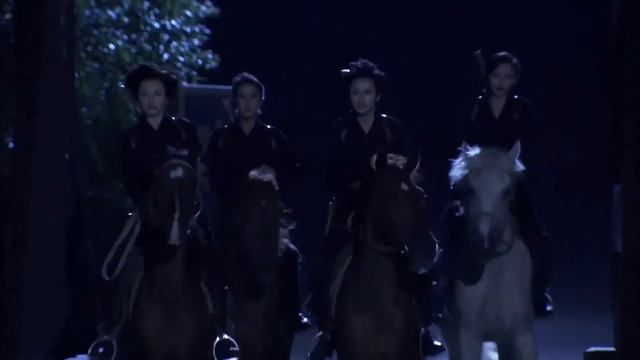 日軍看到美女在游泳，全部往水裡跳，哪料中埋伏了，姑娘們騎馬炸毀日軍火庫，一路火光沖天 ⚔️ 抗日 смотреть онлайн