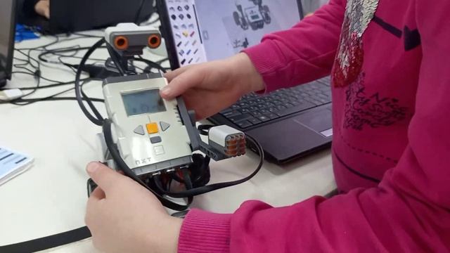 Виртуальная сборка робота и программирование одновременно