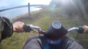 Еду с рыбалки. Покатушка на мотороллере муравей!) Месим грязь! Как муравей едет по грязи?