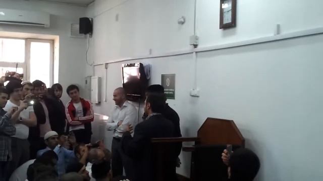 Новообращенные в Ислам - Принятие Ислама в мечети Москвы mp4 смотреть онлайн