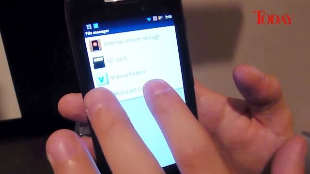The Motorola RAZR Smartphone смотреть онлайн