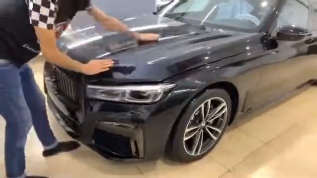 Оклейка передней части BMW 7 полиуретановой плёнкой Never Scratch смотреть онлайн