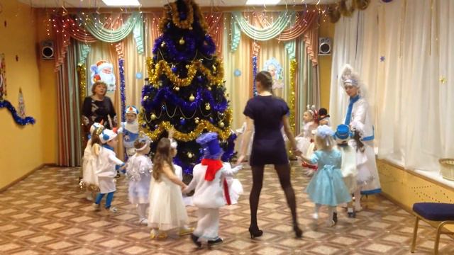 Новогодний утренник смотреть онлайн