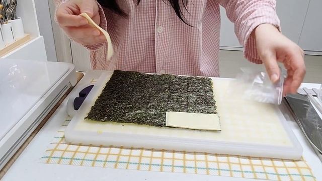 Vlog|자취브이로그,?식비지출0원  냉털해서 닭가슴살키토김밥,부대찌개?,잔치국수,김치부침개 만들어 먹는 자취일상