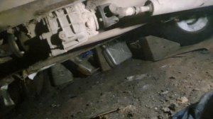 Редкая поломка у нивы.... Замена оси крепления раздатки. Не запланированный ремонт....