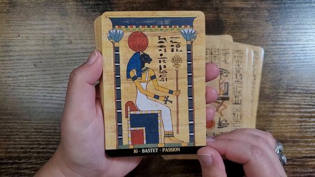 Egyptian Gods Oracle | Unboxing and Flip Through смотреть онлайн