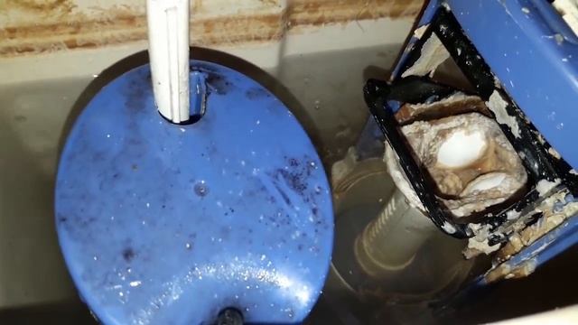 Как очистить унитаз (бачок от унитаза) ЗАРОСШИЙ от известкового налета, ржавчины. ЭТО НАДО ВИДЕТЬ!