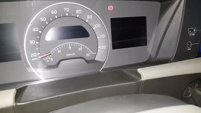 VOLVO FH 16 и FH 4 просит заменить АКБ устранение ошибки. смотреть онлайн