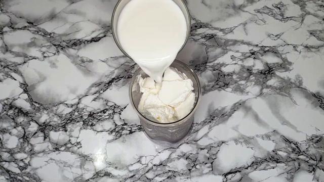 Для любителей МОЛОЧНЫХ КОКТЕЙЛЕЙ!!!! 2 варианта их приготовления!!! смотреть онлайн