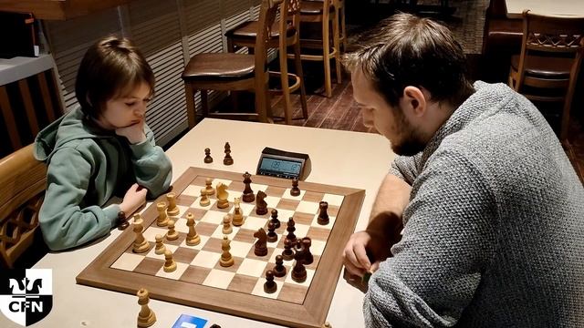Pinkamena (1602) vs A. Kretov (1903). Chess Fight Night. CFN. Blitz смотреть онлайн