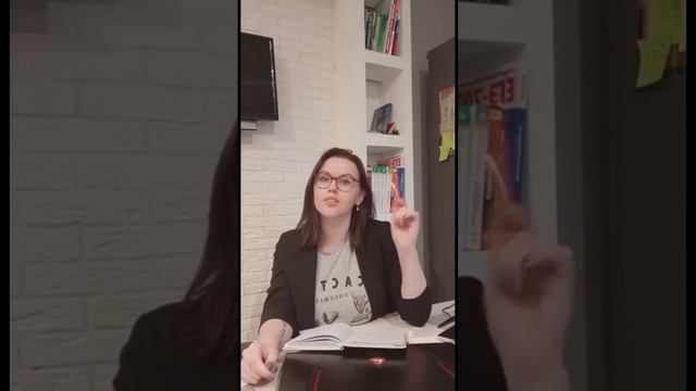 Математический маятник. Как легко запомнить формулу #физика #егэ #егэ2023 #огэ #shorts смотреть онлайн
