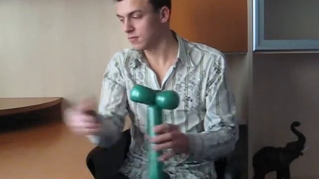 Как сделать своими руками цветы из шариков колбасок. How to make your hands flowers. смотреть онлайн