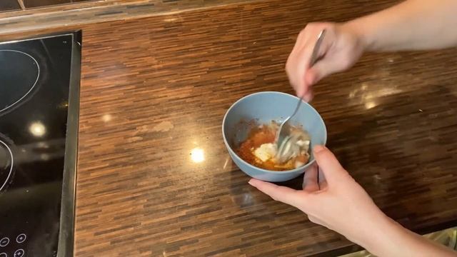 Не утка , а КУРИЦА с яблоками, запеченная в духовке !! смотреть онлайн